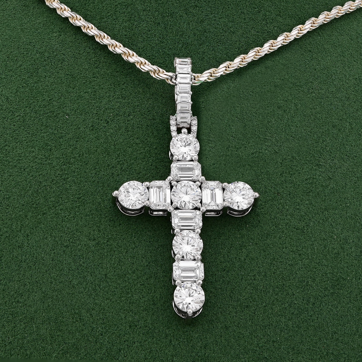 50 Pointer Cross Pendant 12.16CT Lab Diamond Round/Emerald Solitaires Charm — view 2