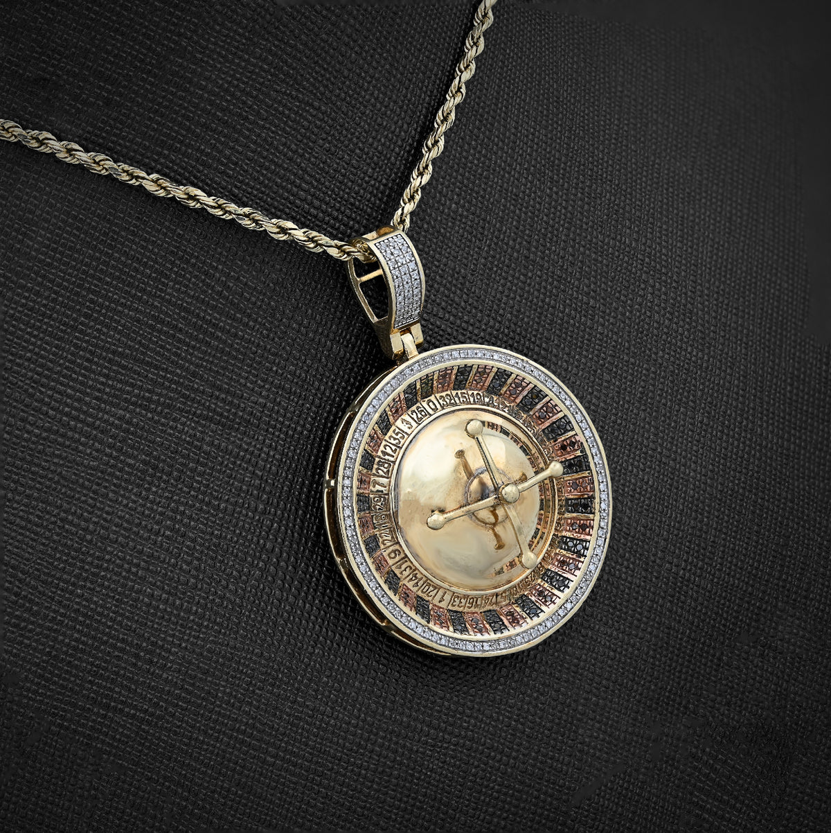 10K Yellow Gold Roulette Casino 0.55Ct Natural Diamond Pendant Men Custom Charm — view 4